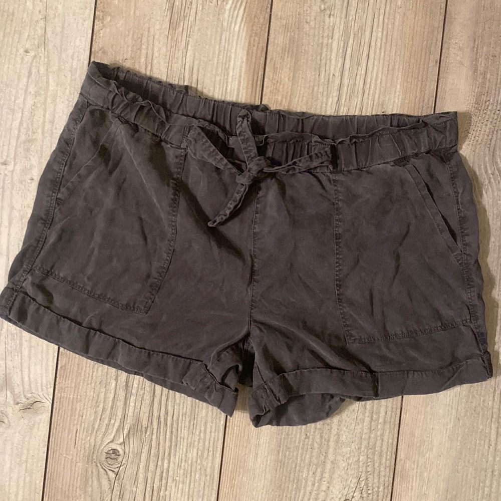 AERIE Size Medium Charcoal Gray Paperbag Shorts with Tie Front